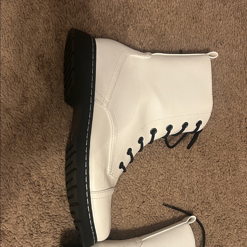 Arizona Jean Company White Ankle Boots